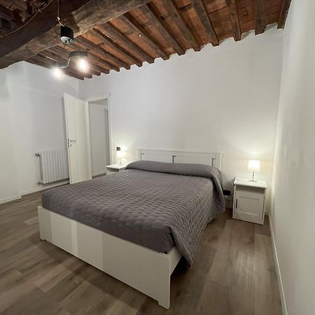 I Due Ciueli Apartment Pescia Bagian luar foto